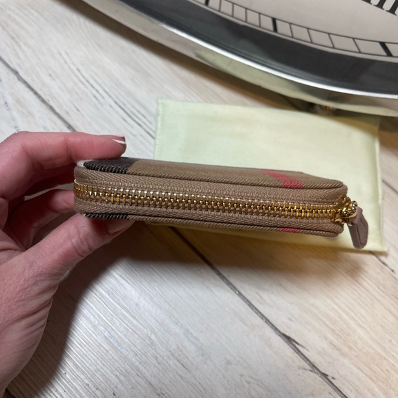 Burberry Check Wallet NWT With Dust Bag Retails:$480 - Picture 4 of 6